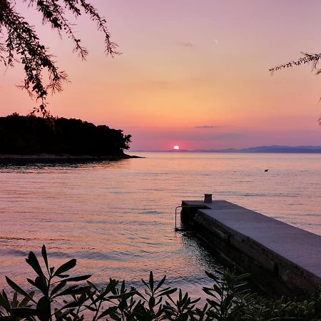 Holiday Home Pavarotti スペタル エクステリア 写真