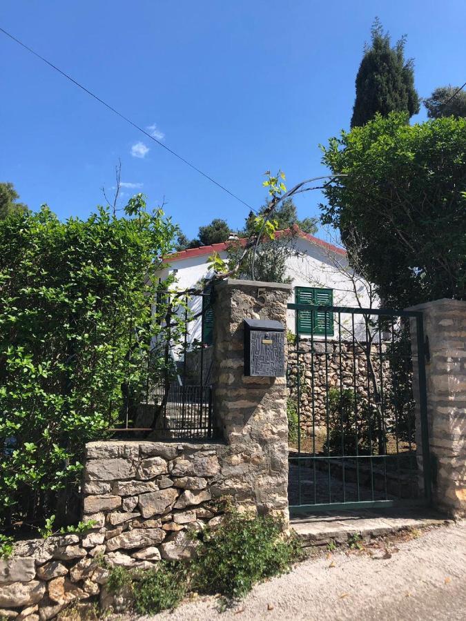 Holiday Home Pavarotti スペタル エクステリア 写真